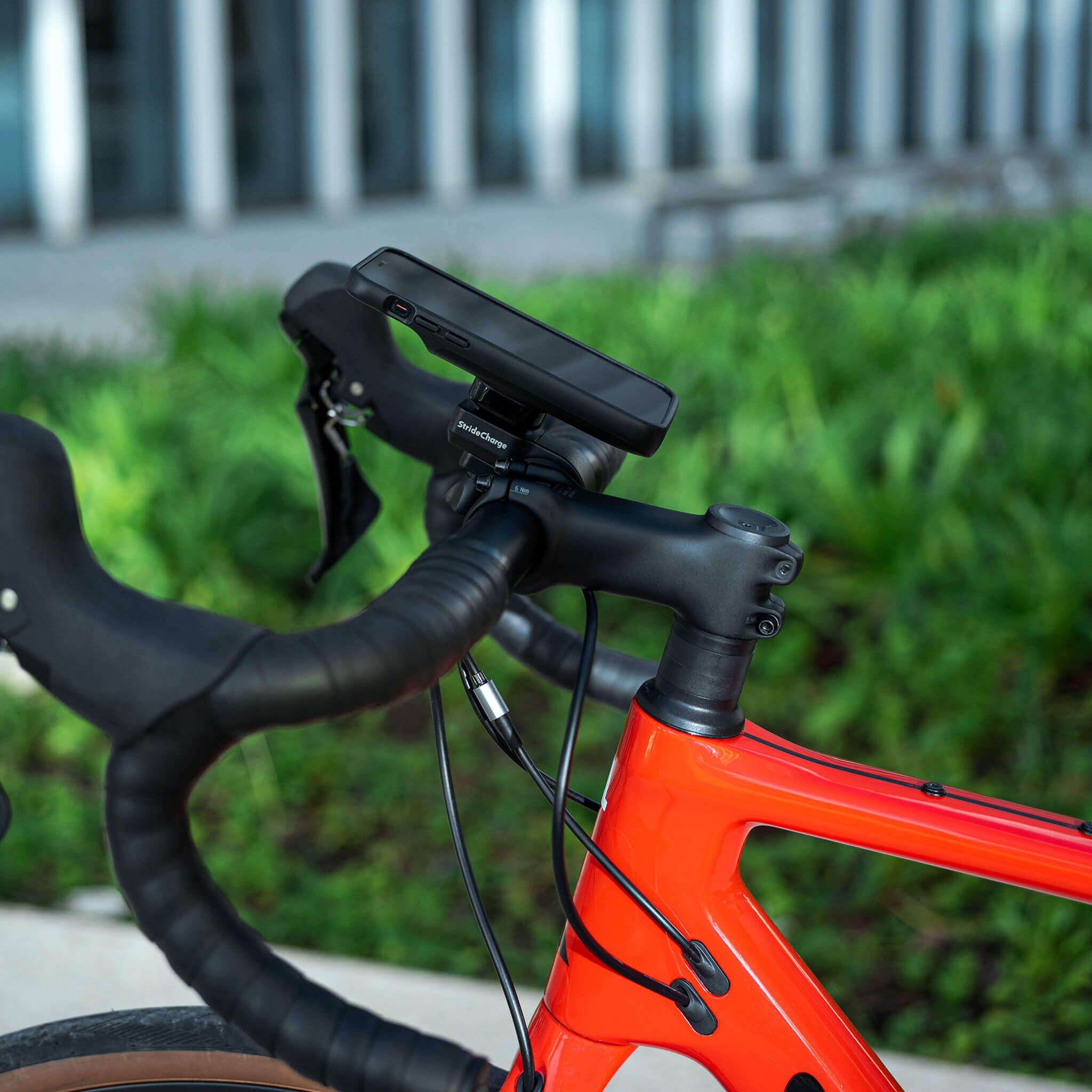 iPhone Charge Case & Handlebar Mount Bundle